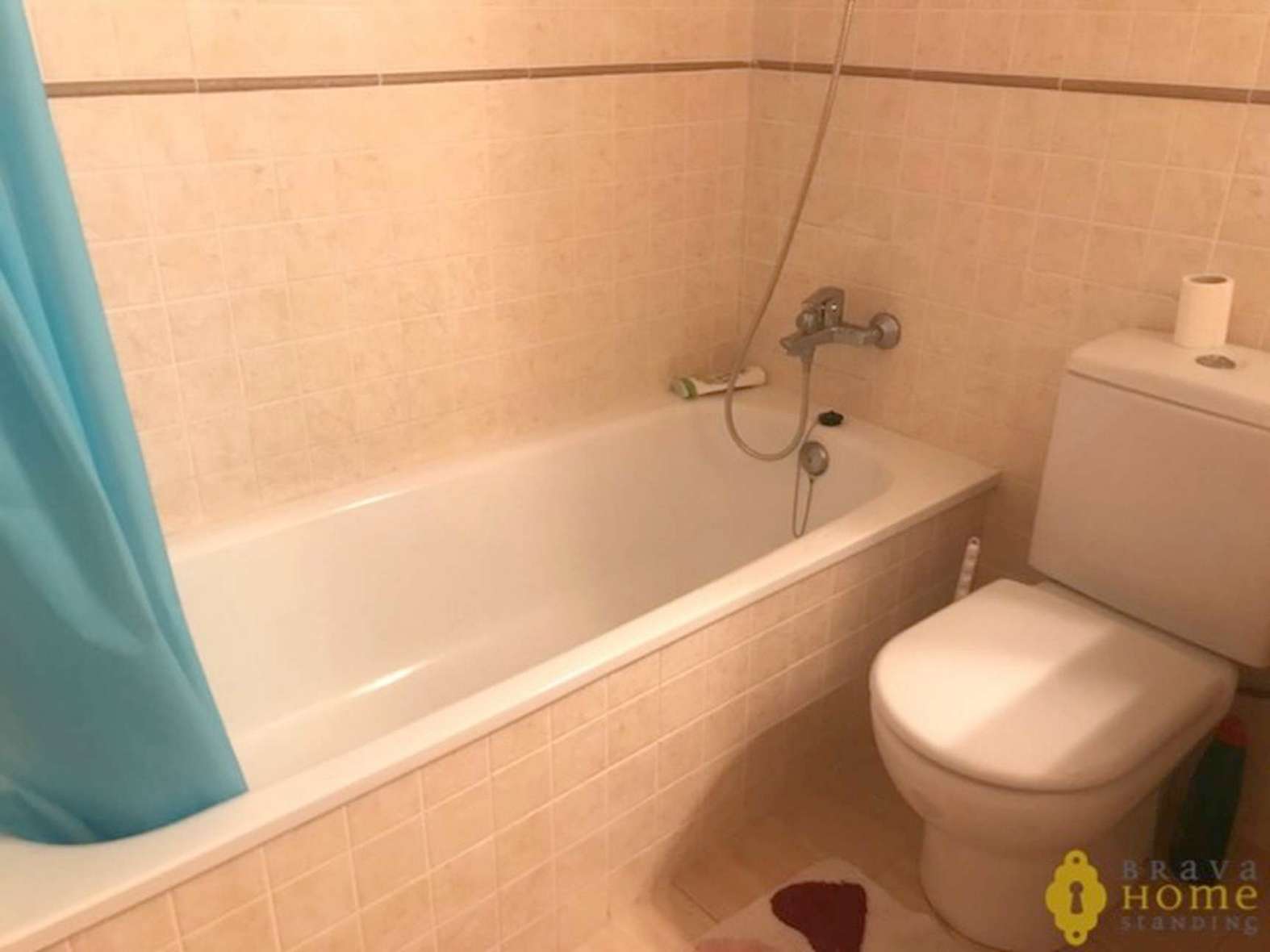 Magnífico dúplex en el centro de rosas en venta.