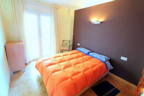APARTMENT WITH LARGE TERRACE FOR SALE IN EMPURIABRAVA