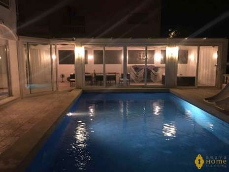 Casa con 6 habitaciones y piscina en venta en Empuriabrava