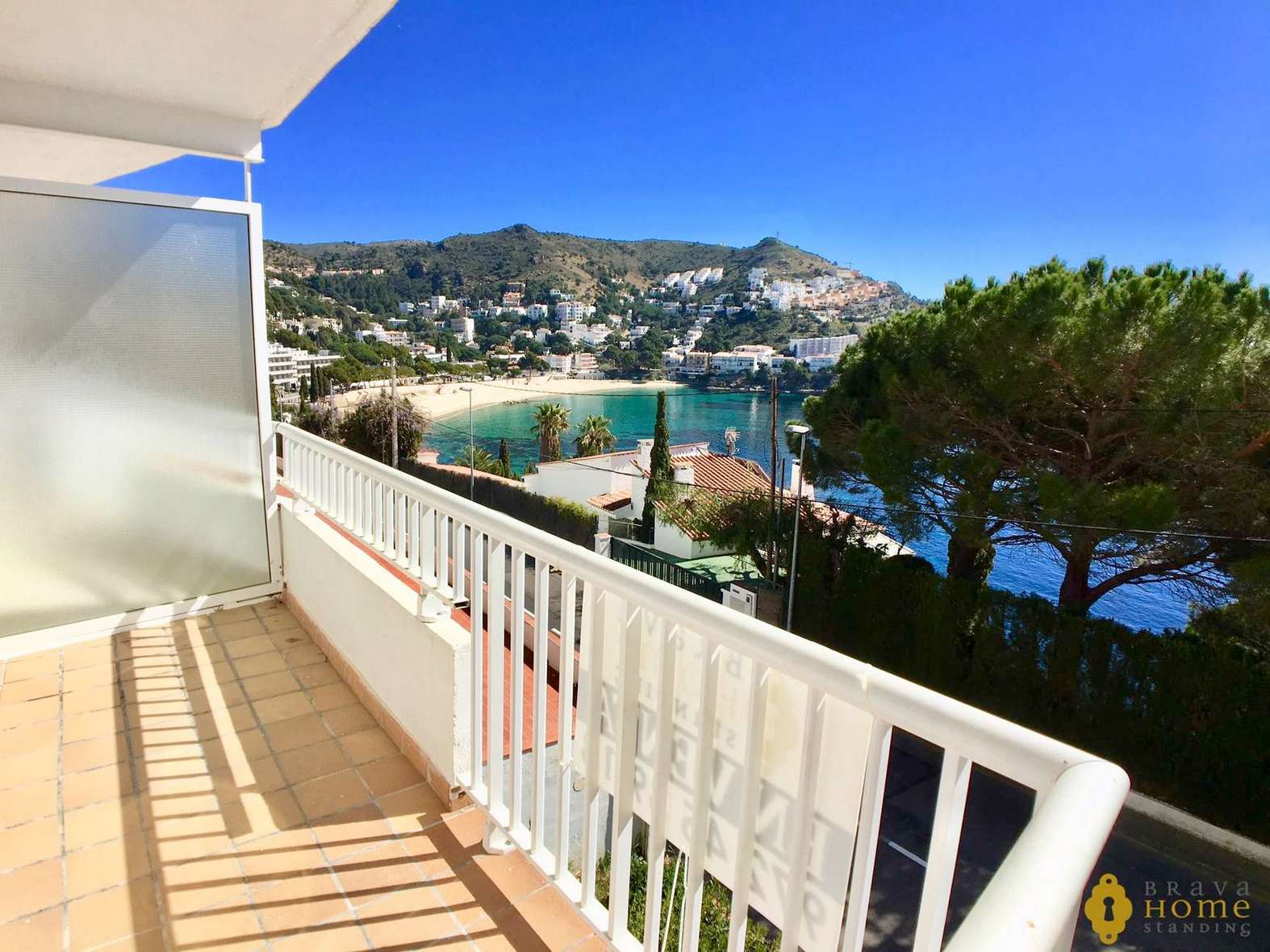 Precioso apartamento con vistas al mar y garaje en venta en Rosas - Canyelles