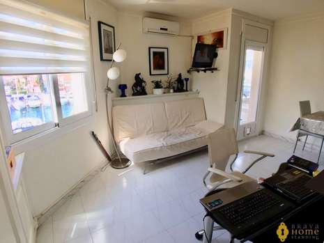 Bonic apartament amb vistes al port en venda a Empuriabrava
