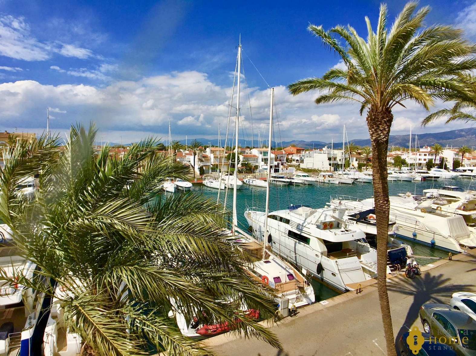 Bonic apartament amb vistes al port en venda a Empuriabrava