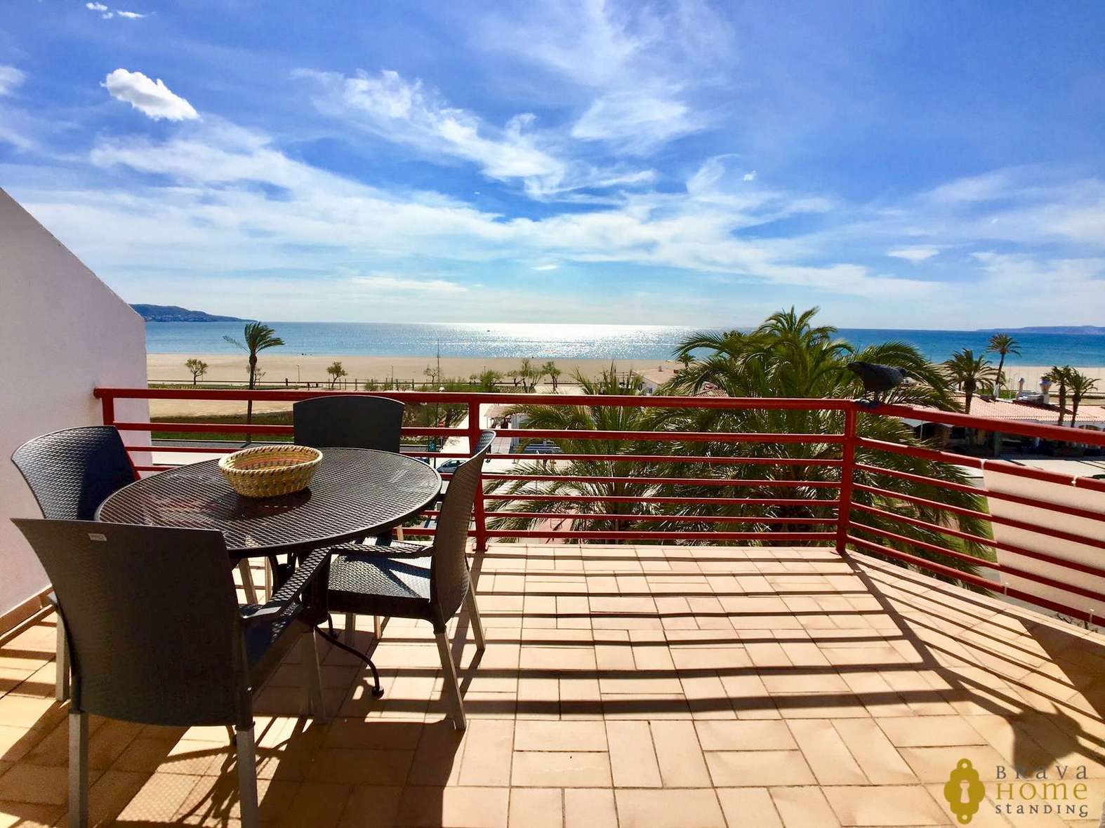 Magnífic apartament a primera línea de mar, en venda a Empuriabrava