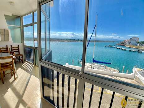 Bel appartement avec une superbe vue canal, à 100m de la plage de Santa Margarita