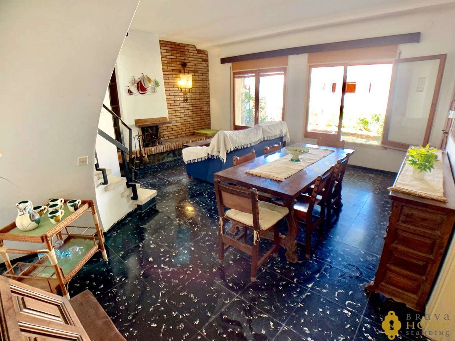 Bonita casa a 20m de la platja de Canyelles en venda