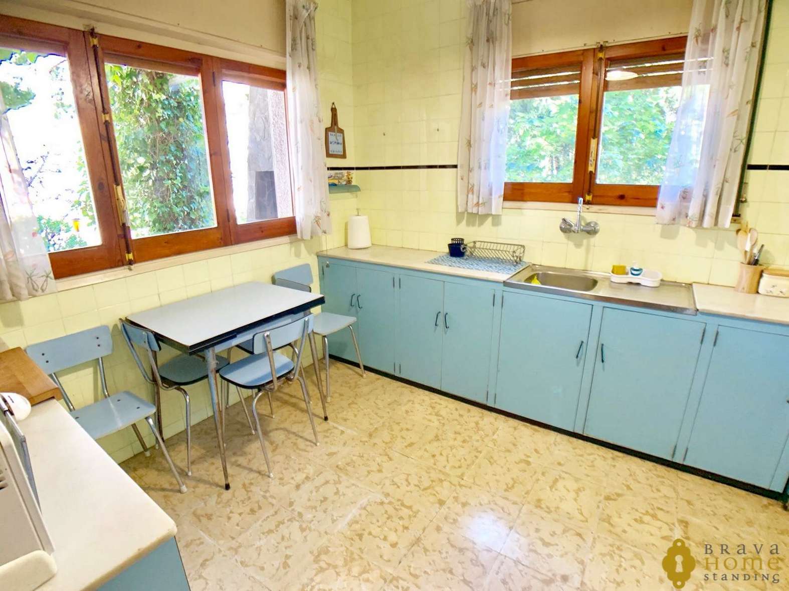 Bonita casa a 20m de la platja de Canyelles en venda