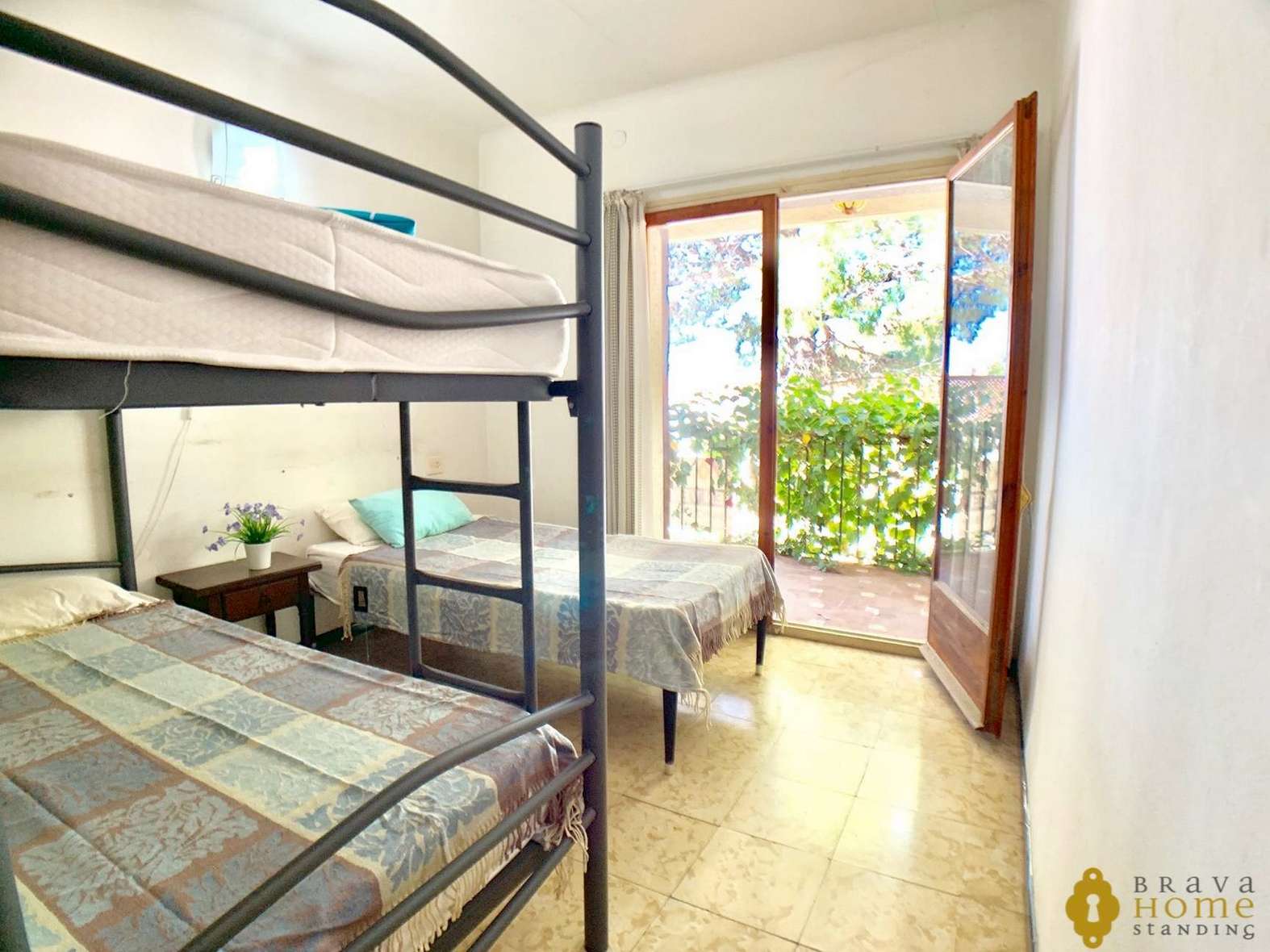 Bonita casa a 20m de la platja de Canyelles en venda