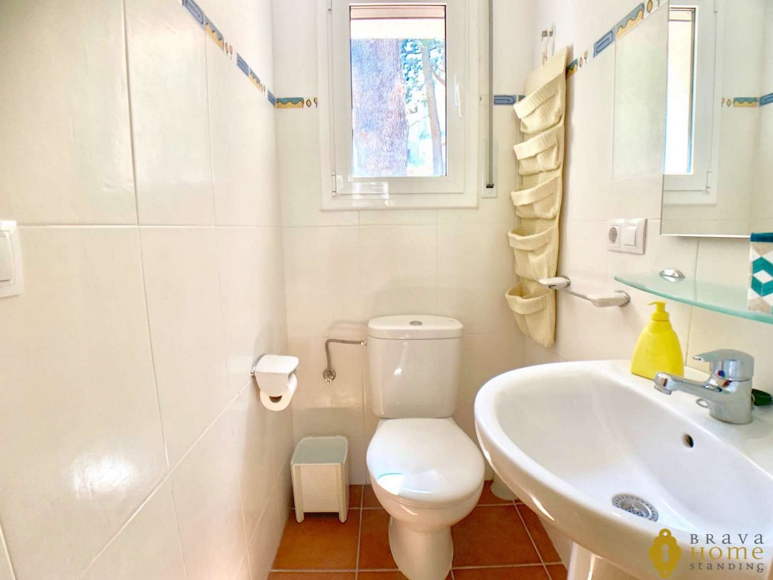Bonita casa a 20m de la platja de Canyelles en venda