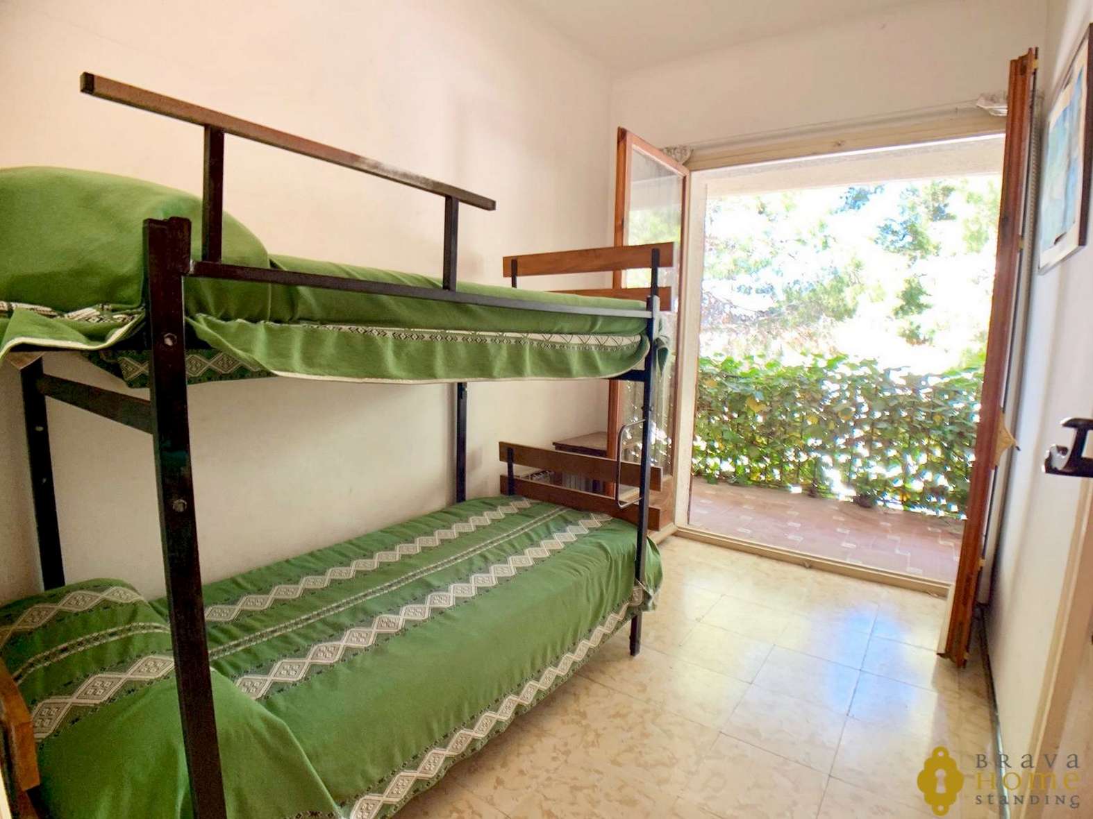 Bonita casa a 20m de la platja de Canyelles en venda