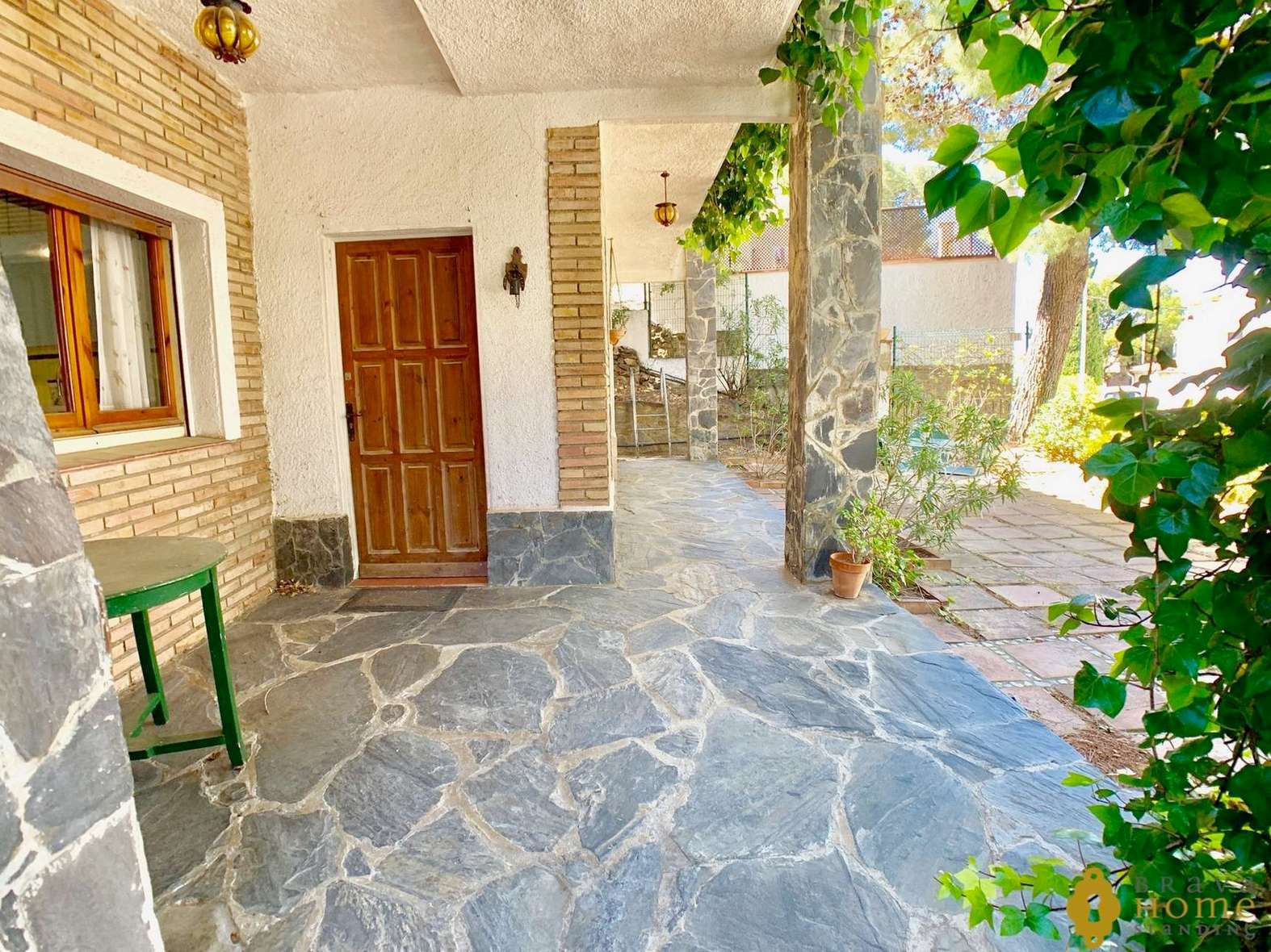 Bonita casa a 20m de la platja de Canyelles en venda