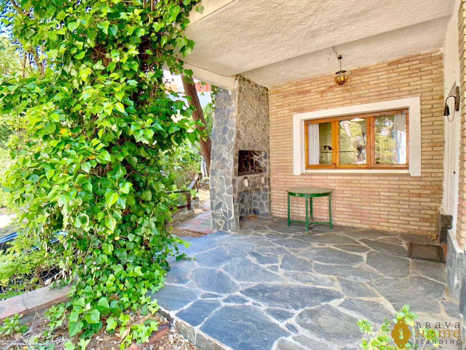 Bonita casa a 20m de la platja de Canyelles en venda