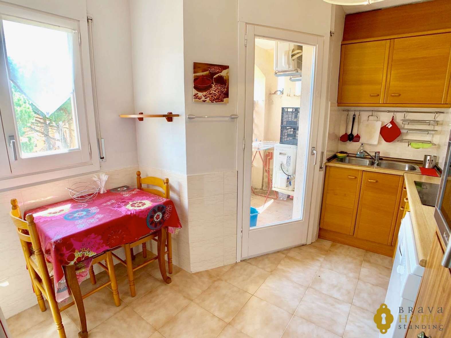 NICE APARTMENT 100M FROM THE SEA WITH PARKING AND POOL FOR SALE A EMPURIABRAVA
