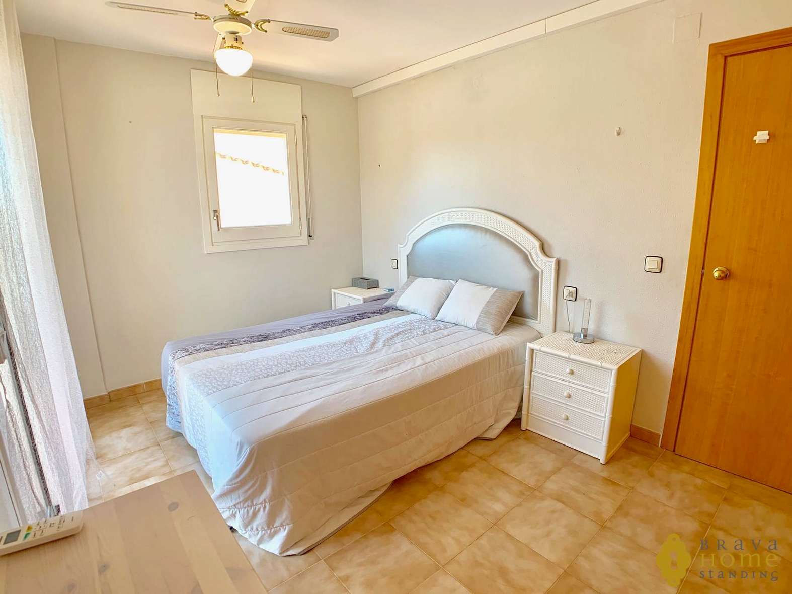 NICE APARTMENT 100M FROM THE SEA WITH PARKING AND POOL FOR SALE A EMPURIABRAVA