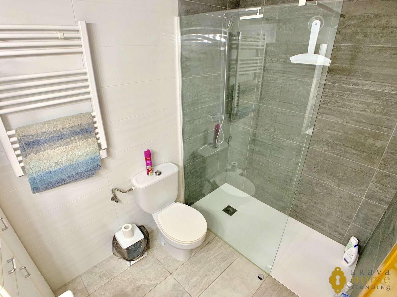 NICE APARTMENT 100M FROM THE SEA WITH PARKING AND POOL FOR SALE A EMPURIABRAVA
