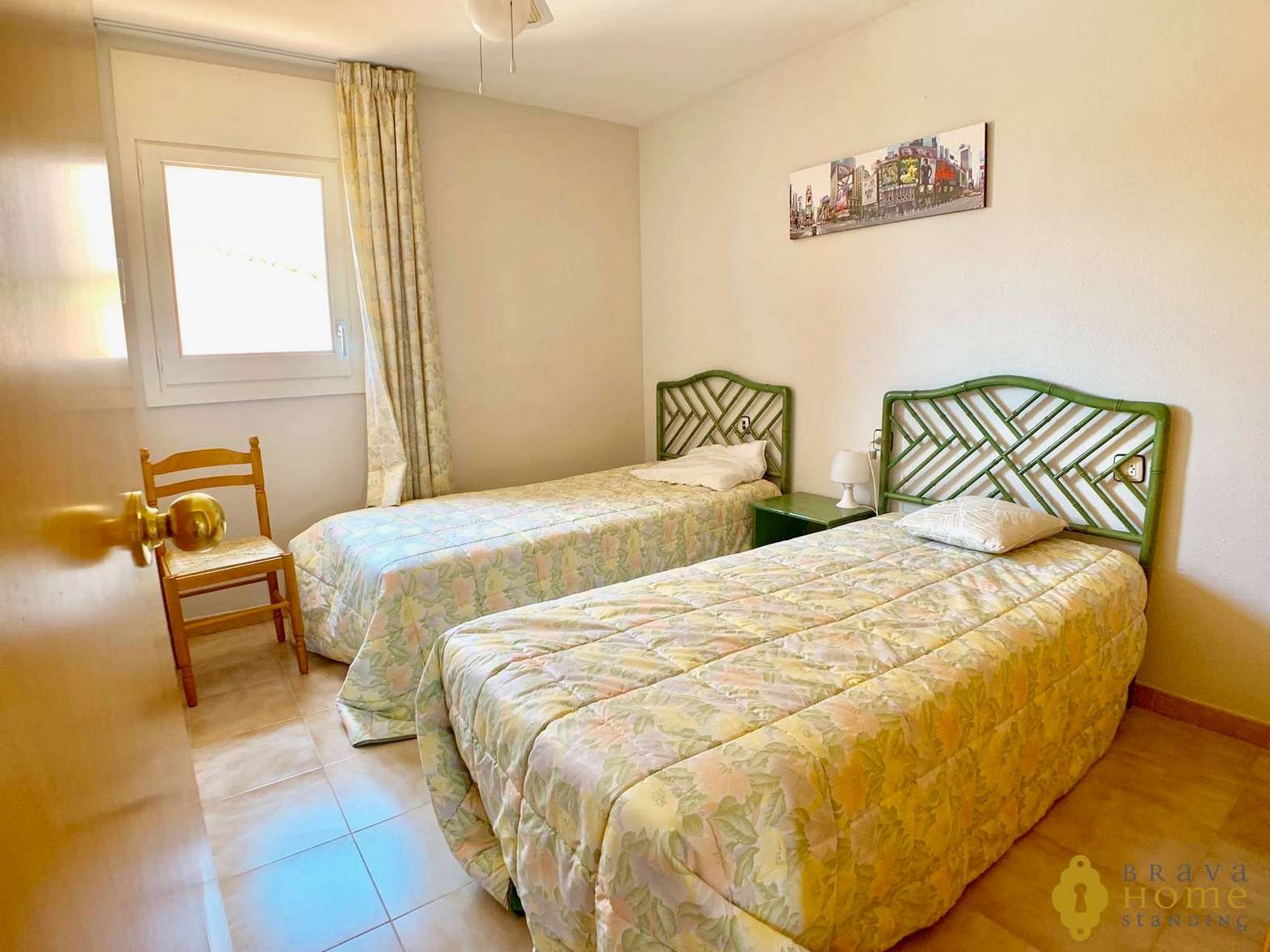 NICE APARTMENT 100M FROM THE SEA WITH PARKING AND POOL FOR SALE A EMPURIABRAVA
