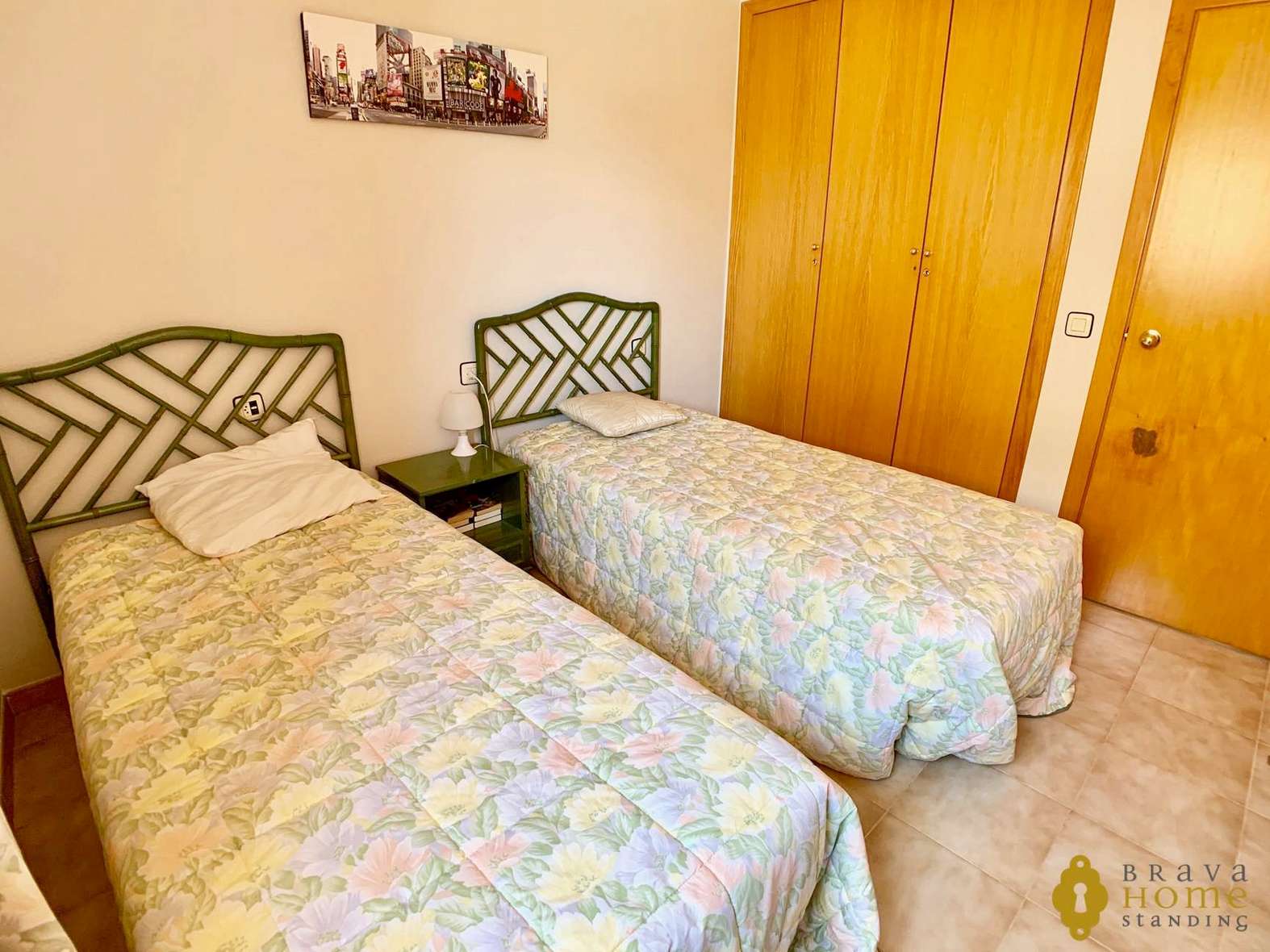 NICE APARTMENT 100M FROM THE SEA WITH PARKING AND POOL FOR SALE A EMPURIABRAVA