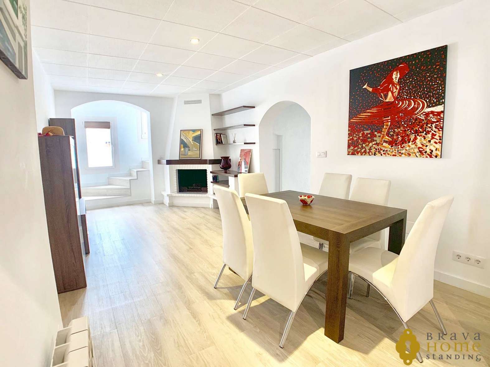 Bonica casa totalment reformada amb piscina en venda a Empuriabrava