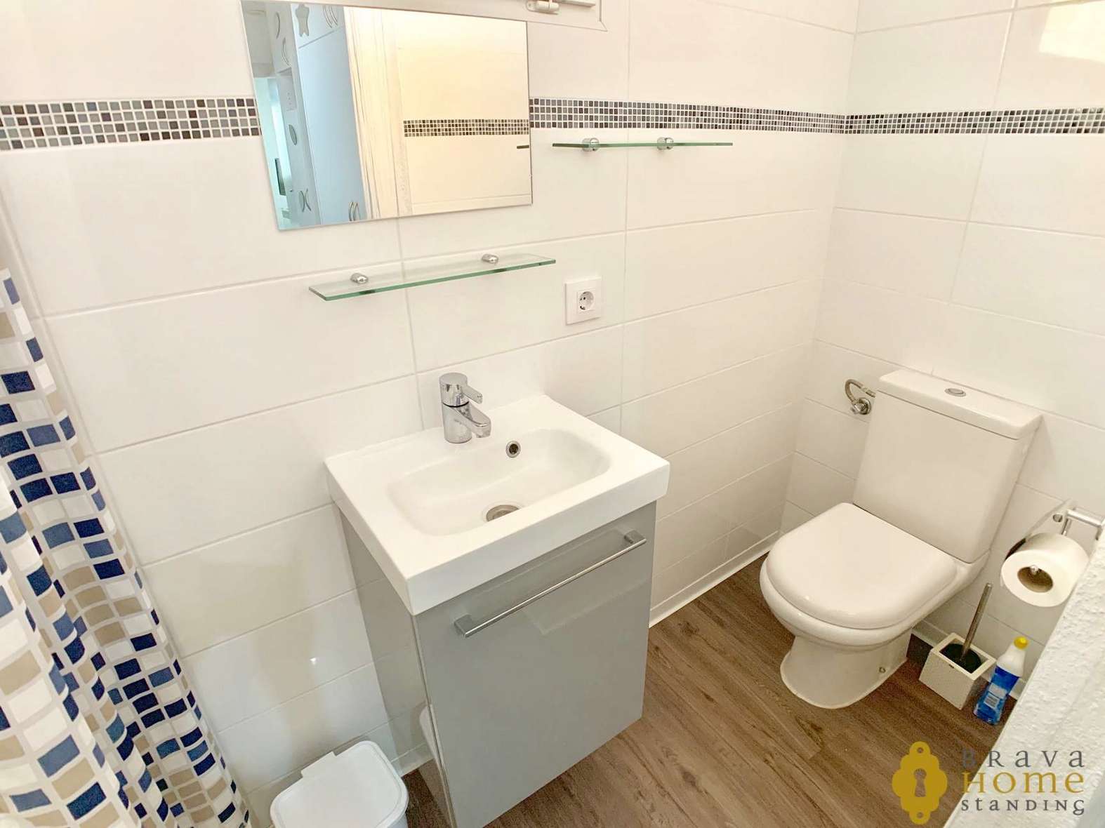 Bonica casa totalment reformada amb piscina en venda a Empuriabrava