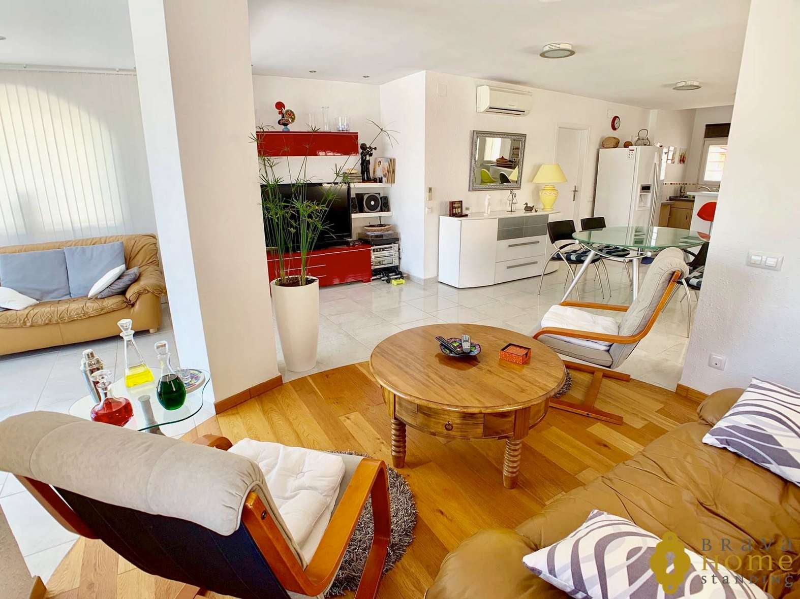 Luxury villa with Pool on a wide canal for sale in Empuriabrava