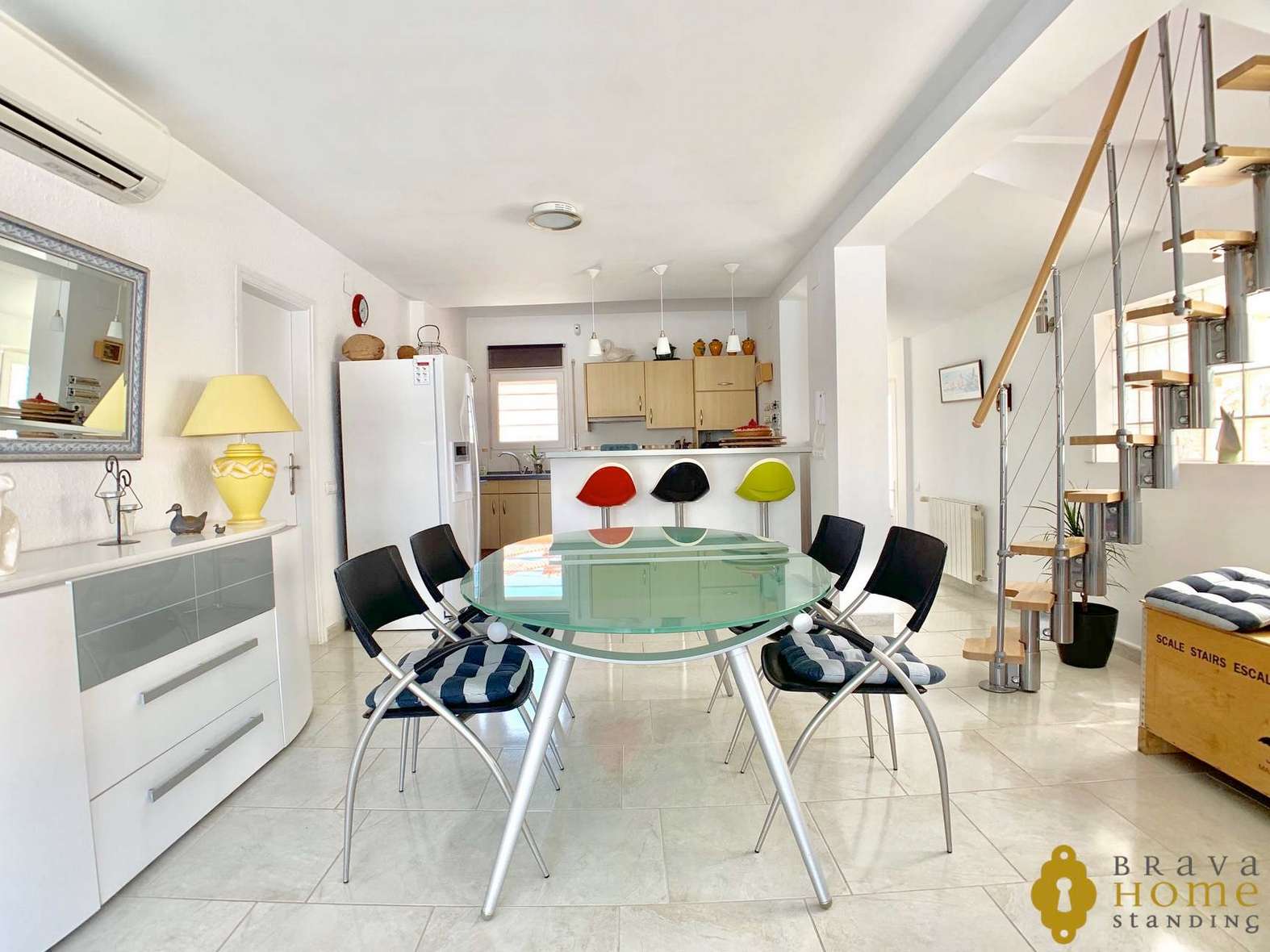 Luxury villa with Pool on a wide canal for sale in Empuriabrava