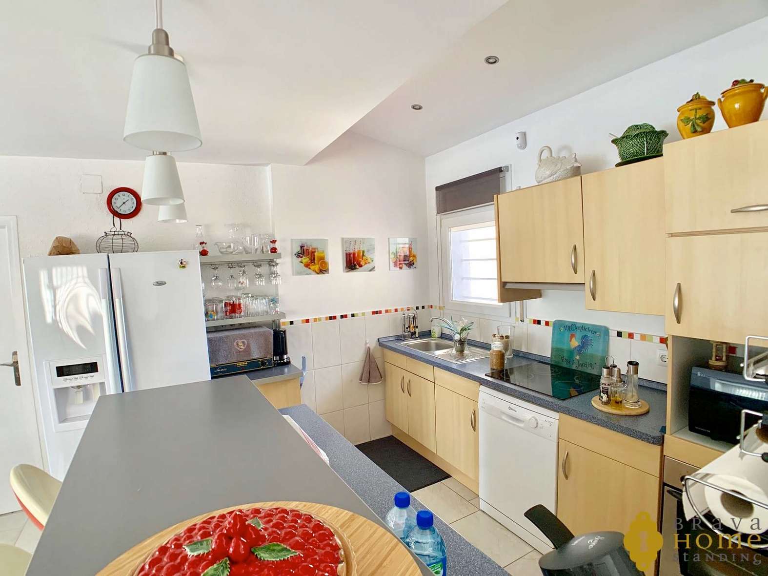 Luxury villa with Pool on a wide canal for sale in Empuriabrava
