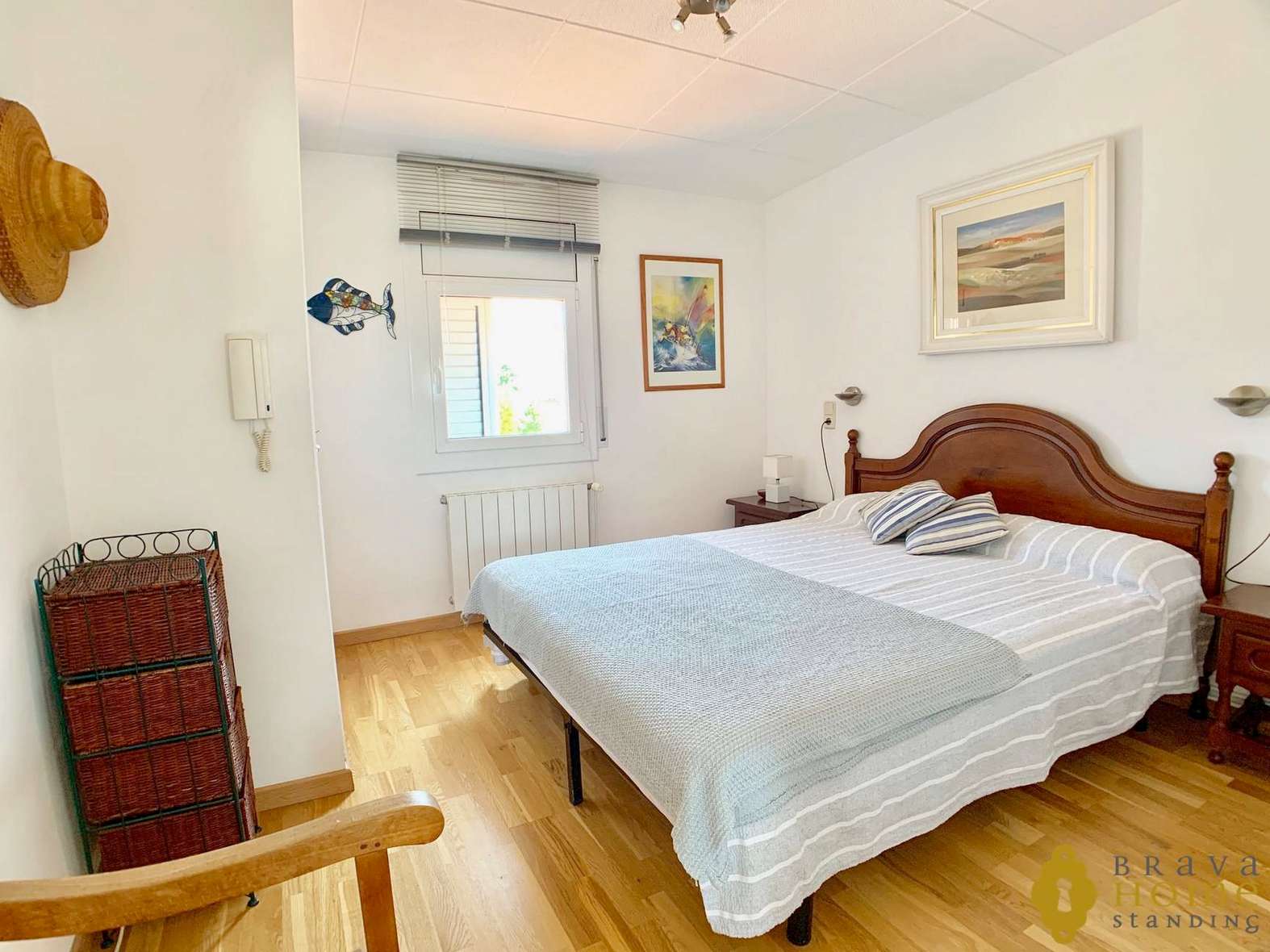 Luxury villa with Pool on a wide canal for sale in Empuriabrava