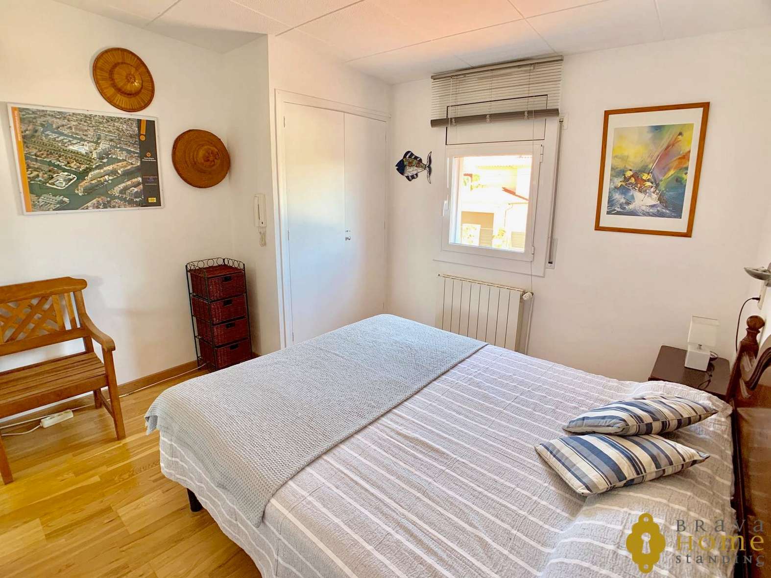 Luxury villa with Pool on a wide canal for sale in Empuriabrava
