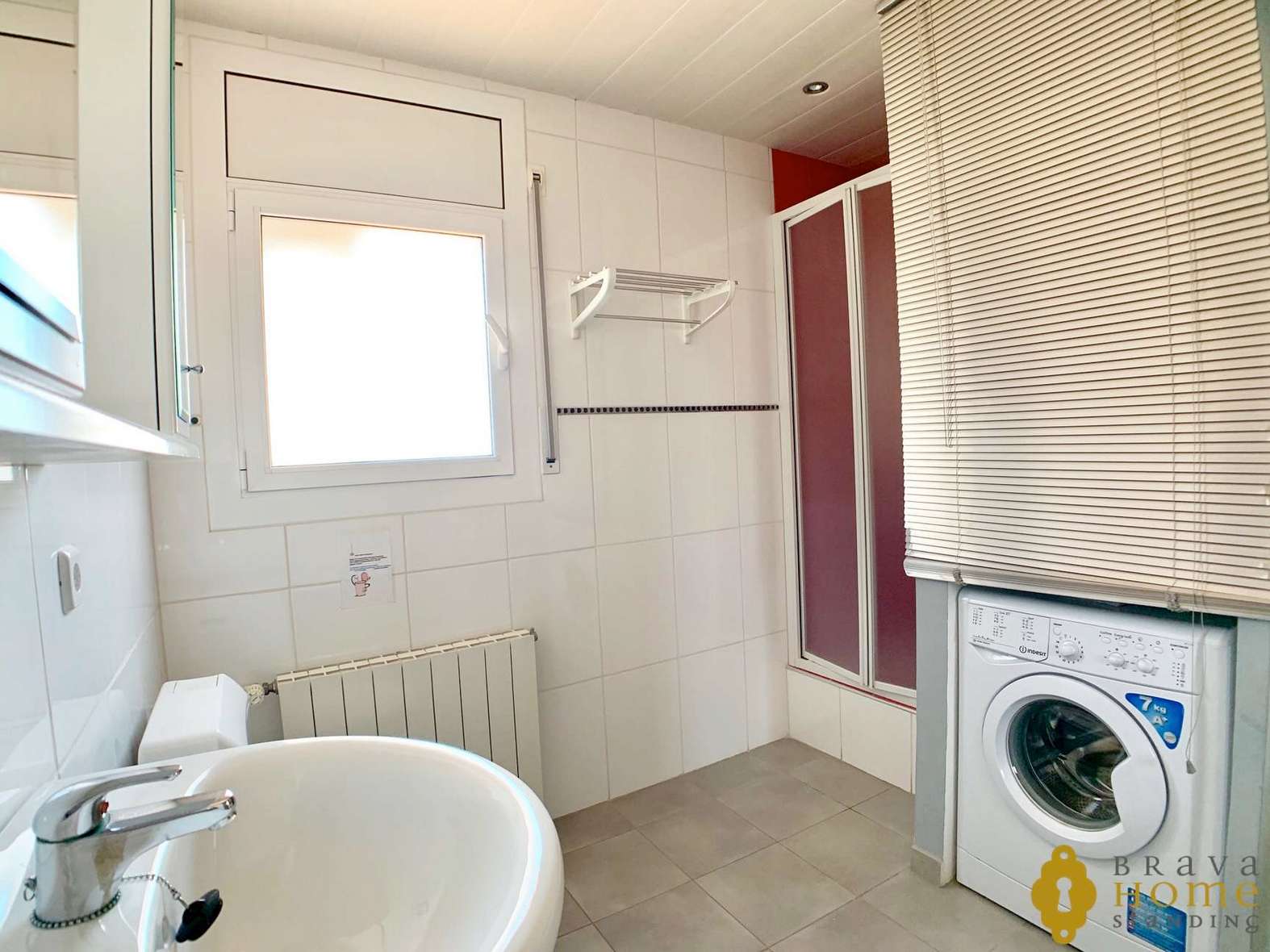 Luxury villa with Pool on a wide canal for sale in Empuriabrava