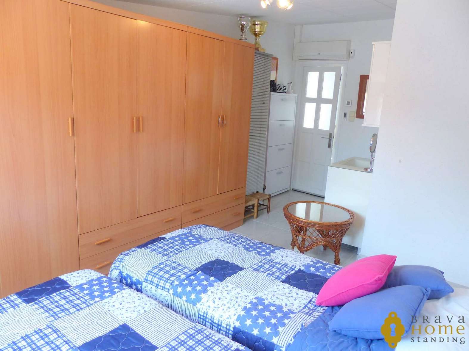 Luxury villa with Pool on a wide canal for sale in Empuriabrava