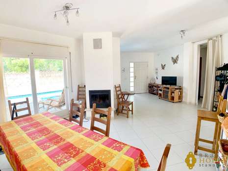 Beautiful house with pool and mooring for sale in Empuriabrava