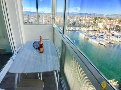 Studio with an amazing view for sale in Empuriabrava