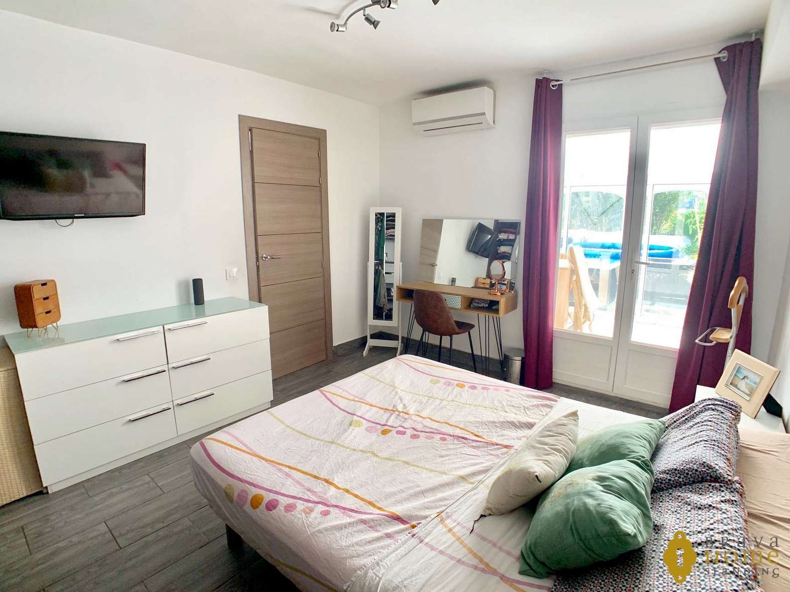 Beautiful renovated apartment with terrace of 70 m2 for sale in Empuriabrava