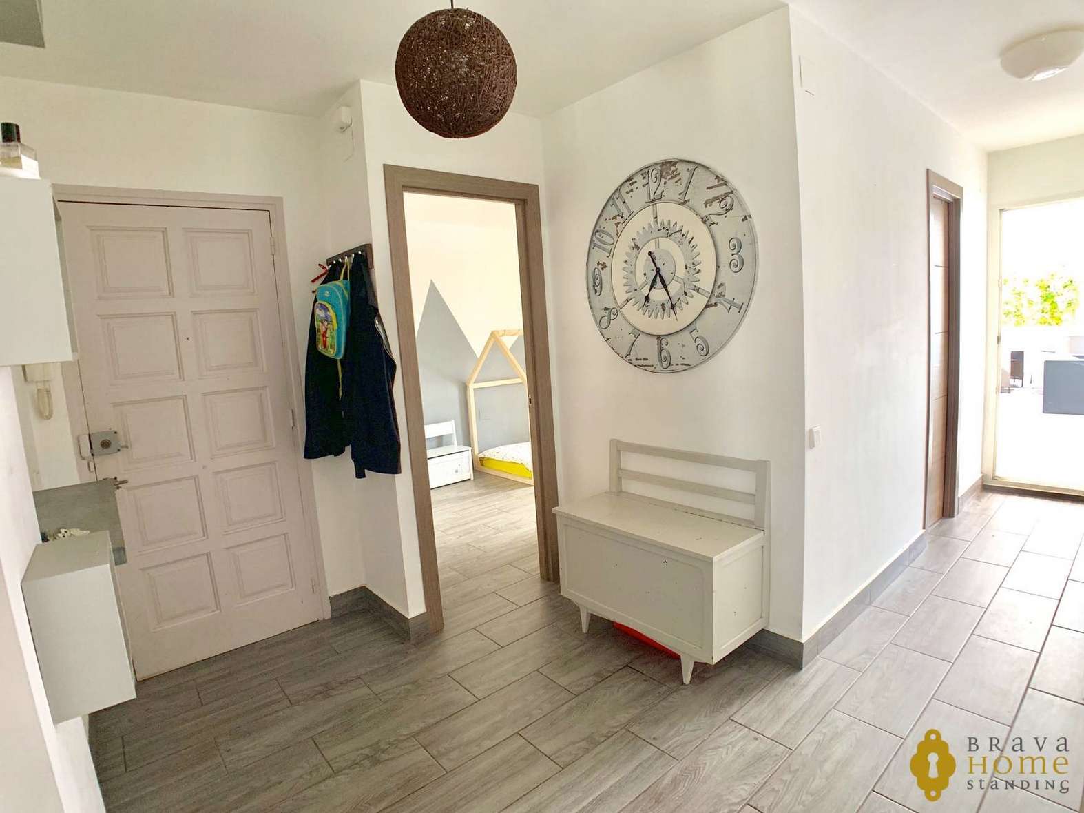 Beautiful renovated apartment with terrace of 70 m2 for sale in Empuriabrava