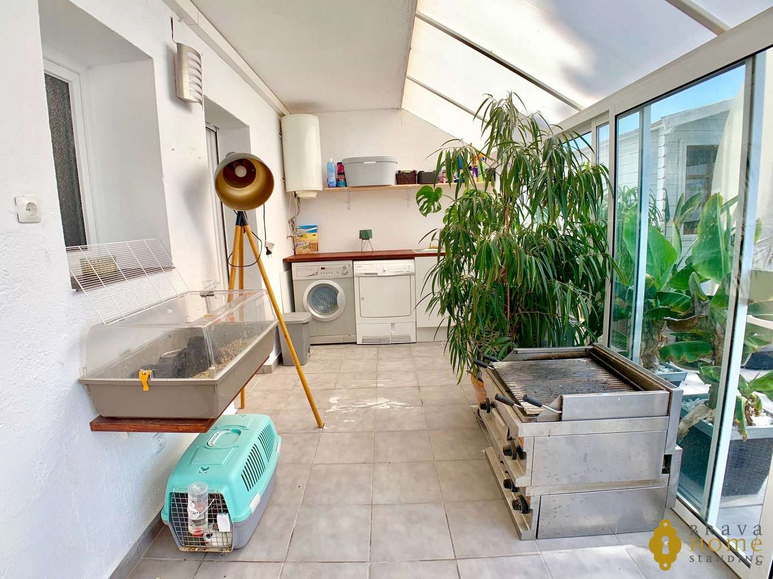 Beautiful renovated apartment with terrace of 70 m2 for sale in Empuriabrava