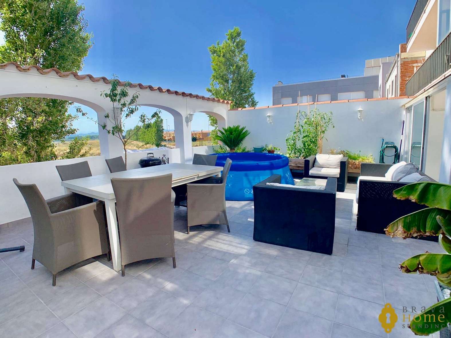 Beautiful renovated apartment with terrace of 70 m2 for sale in Empuriabrava