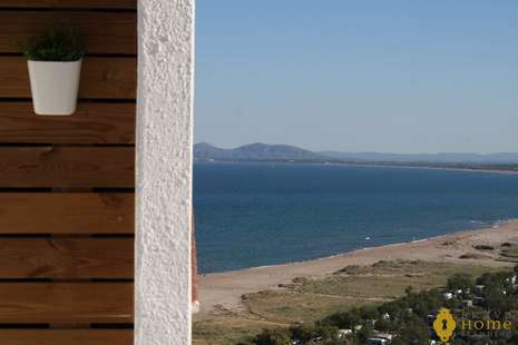 Superbe appartement vue mer et montagne à vendre à Empuriabrava