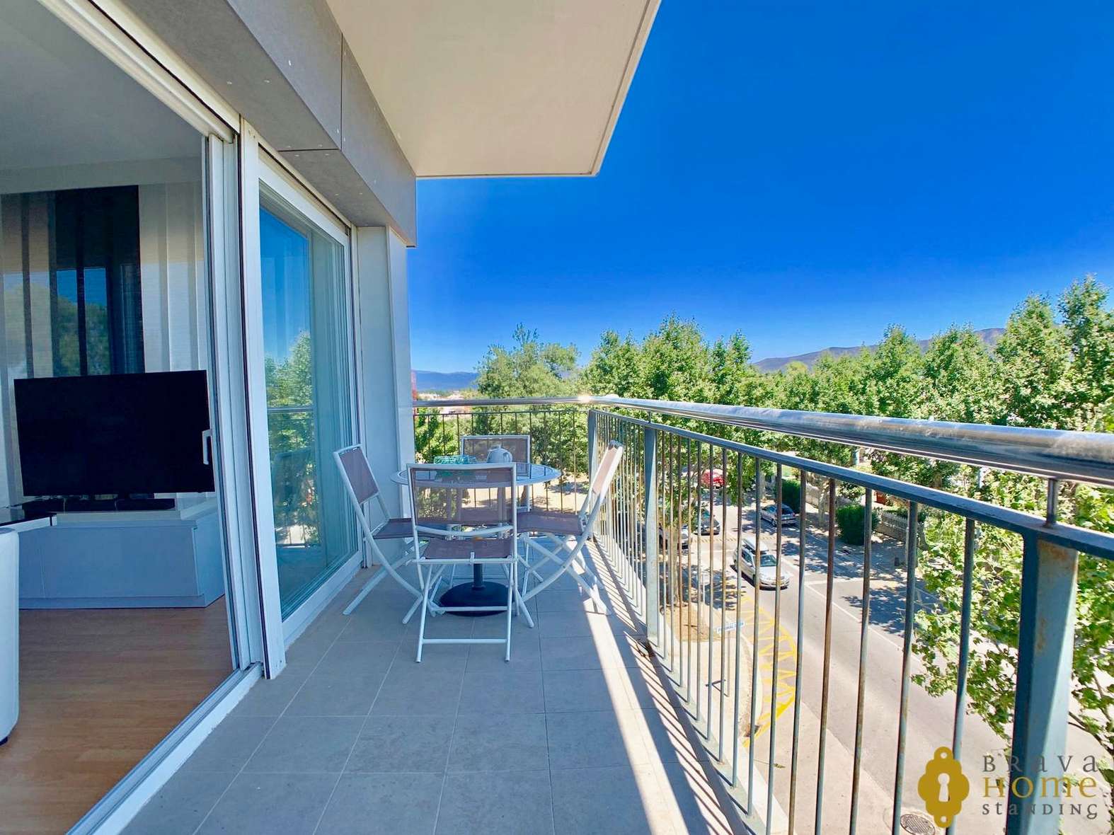 SUPERBE APPARTEMENT MODERNE AVEC PISCINE EN VENTE A EMPURIABRAVA