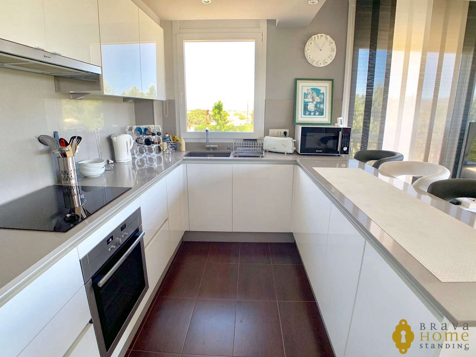 SUPERBE APPARTEMENT MODERNE AVEC PISCINE EN VENTE A EMPURIABRAVA