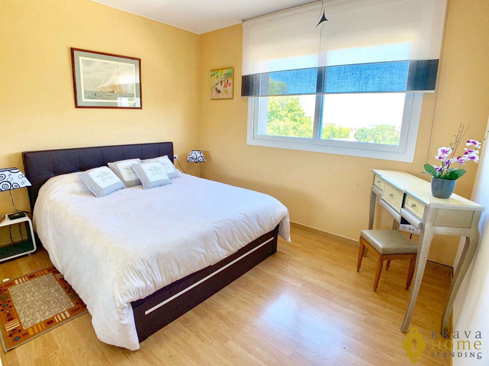 SUPERBE APPARTEMENT MODERNE AVEC PISCINE EN VENTE A EMPURIABRAVA