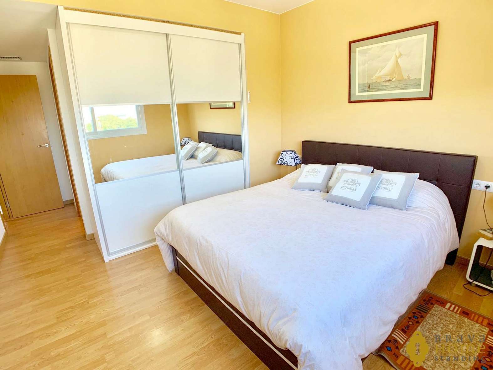 SUPERBE APPARTEMENT MODERNE AVEC PISCINE EN VENTE A EMPURIABRAVA