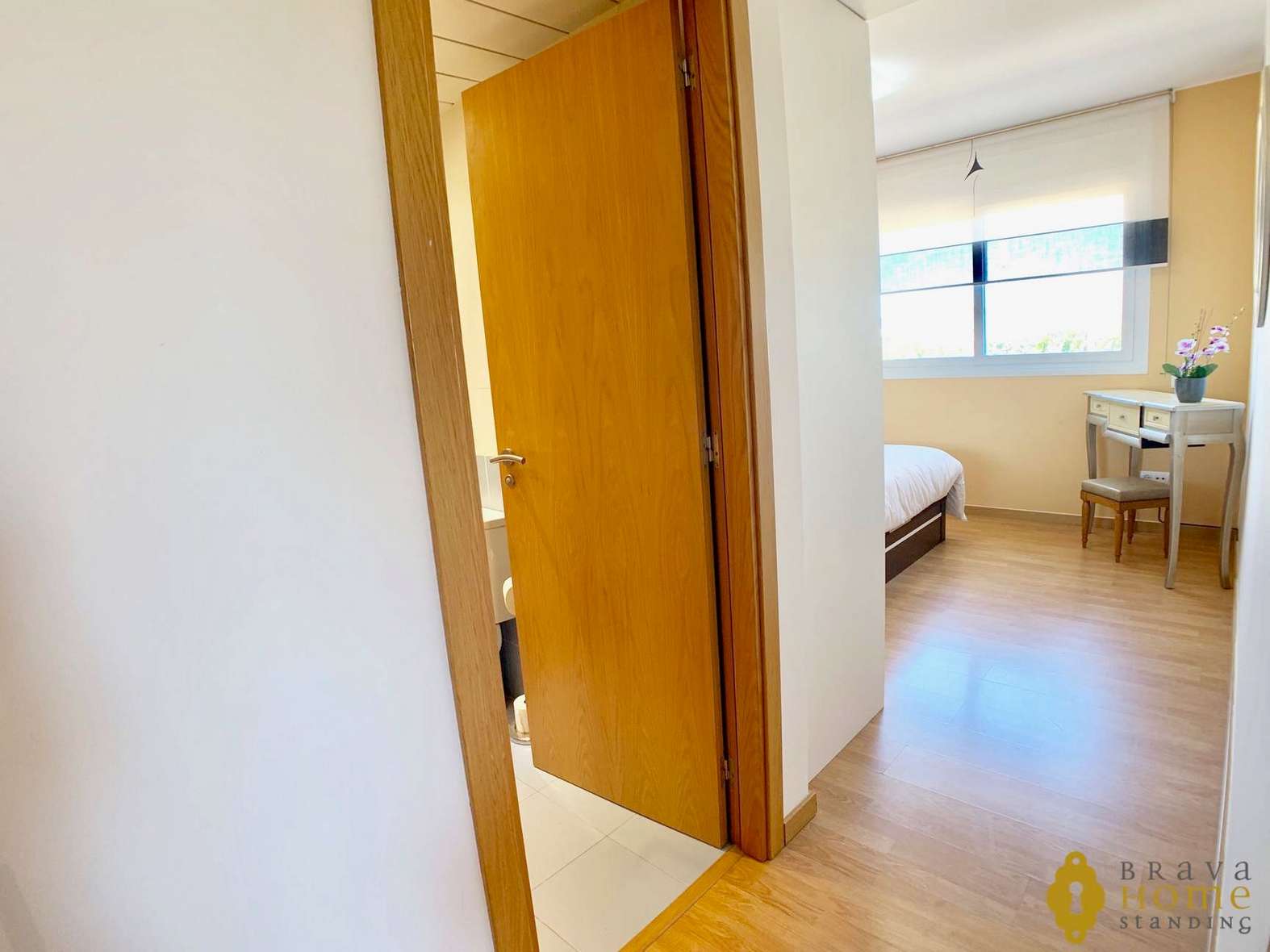 SUPERBE APPARTEMENT MODERNE AVEC PISCINE EN VENTE A EMPURIABRAVA