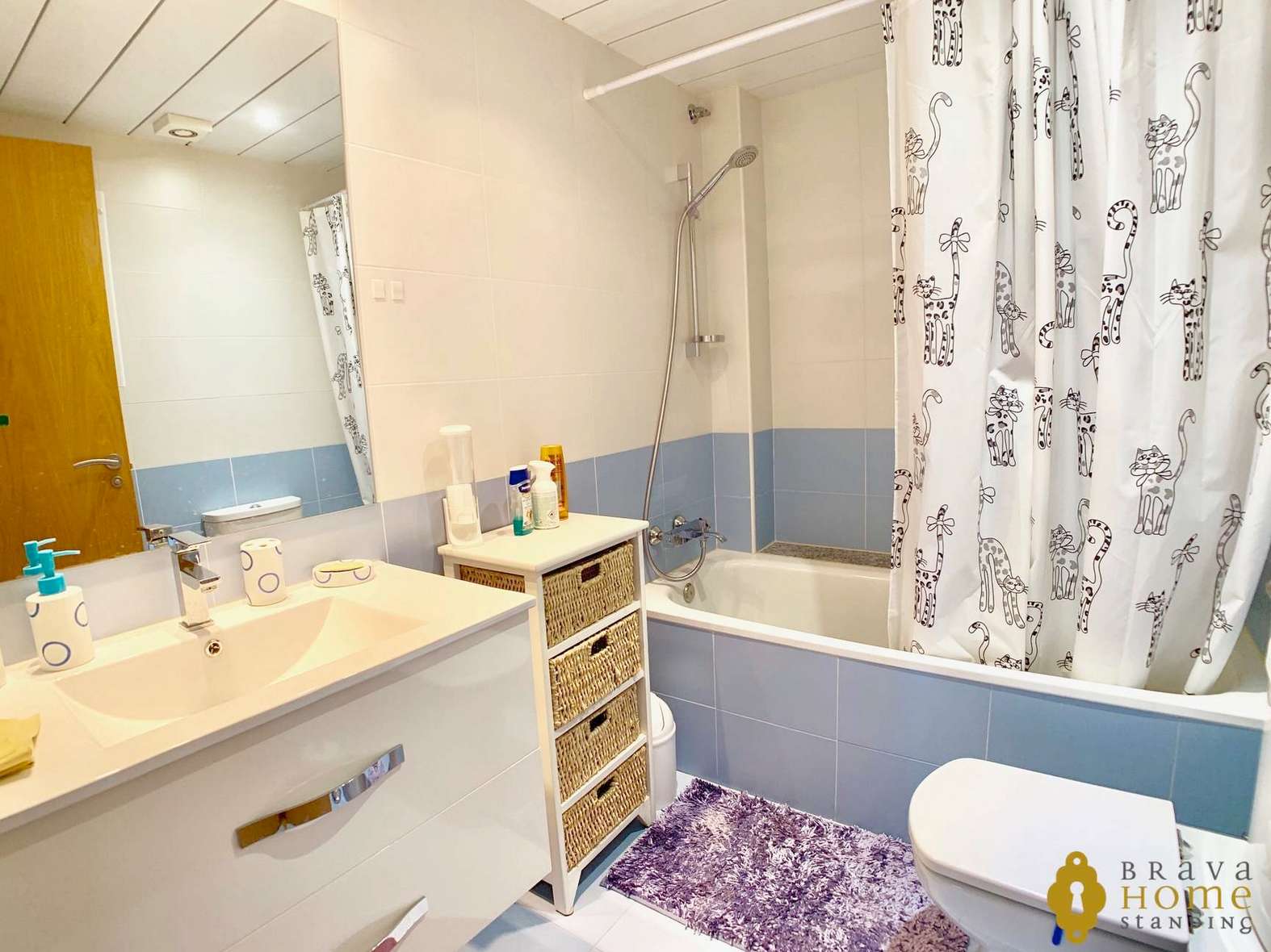 SUPERBE APPARTEMENT MODERNE AVEC PISCINE EN VENTE A EMPURIABRAVA