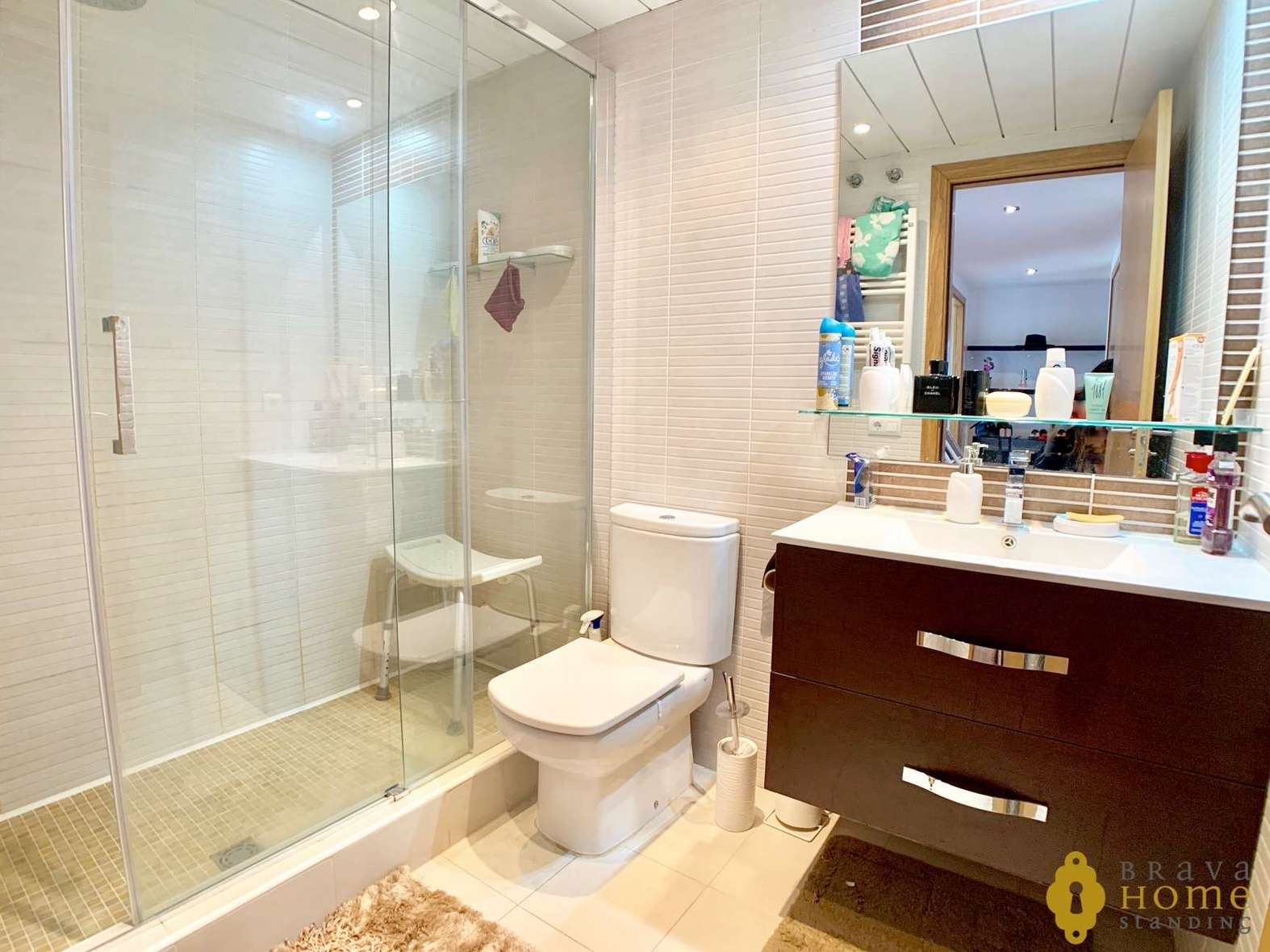 SUPERBE APPARTEMENT MODERNE AVEC PISCINE EN VENTE A EMPURIABRAVA