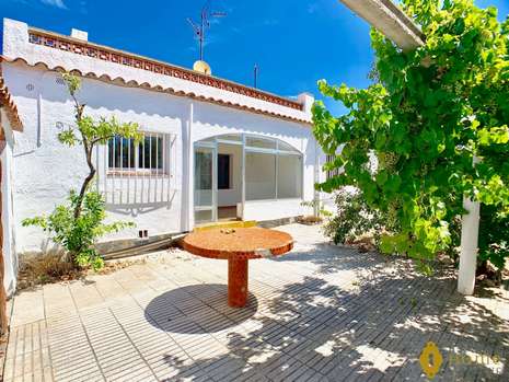 Beautiful single storey villa for sale in Roses - Mas Busca