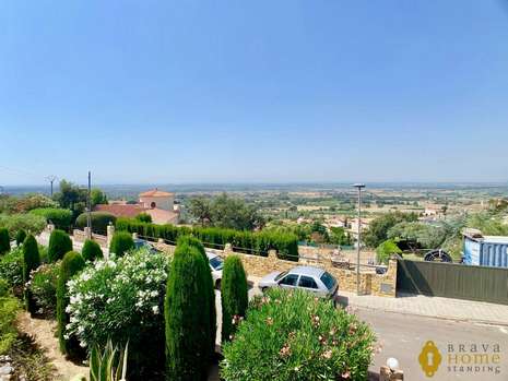 Belle villa de plain-pied avec vue mer en vente à Palau Saverdera