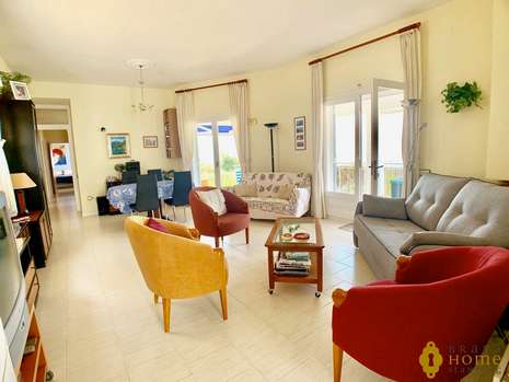 Belle villa de plain-pied avec vue mer en vente à Palau Saverdera