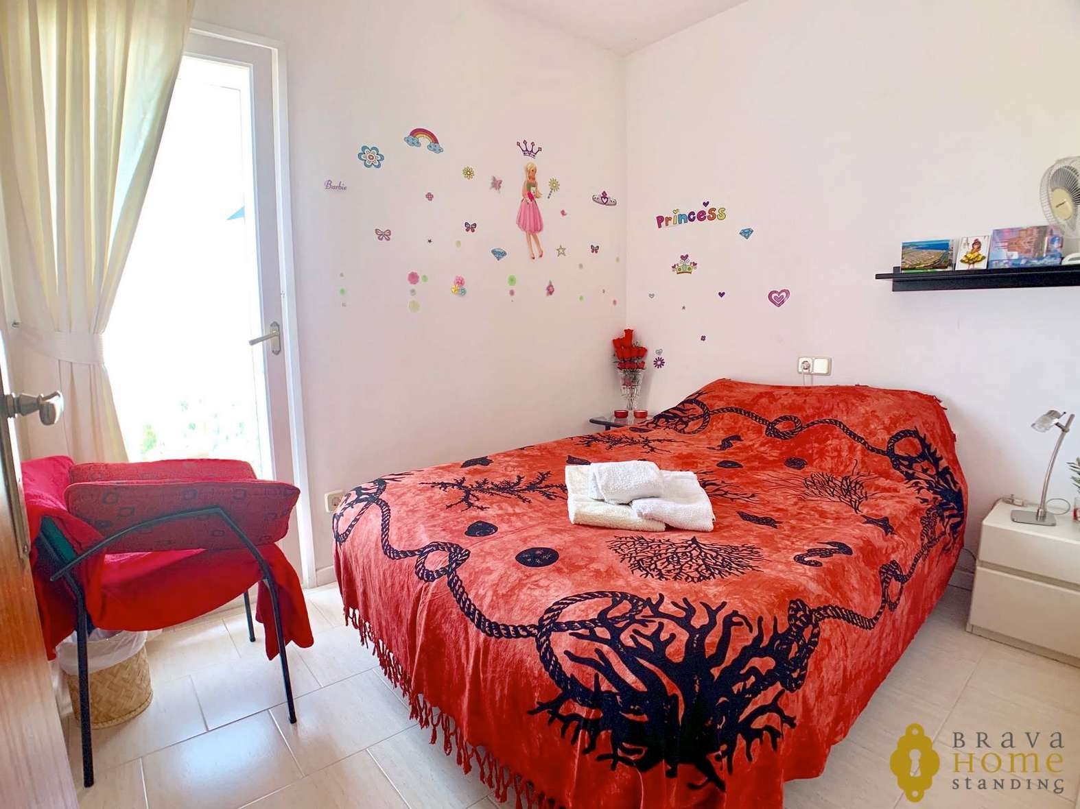 Hermoso chalet de una sola planta con vistas al mar en venta en Palau Saverdera 
