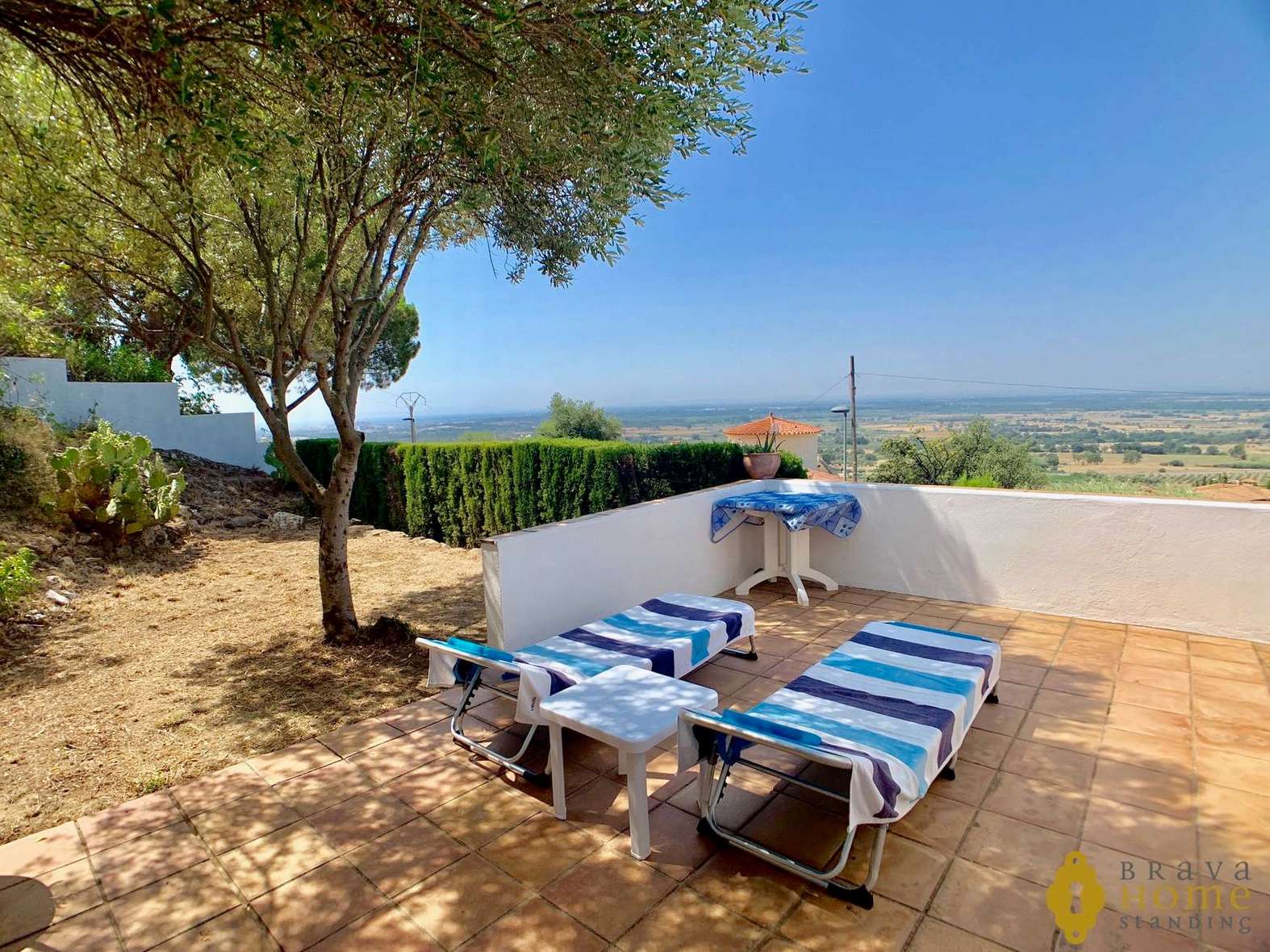 Hermoso chalet de una sola planta con vistas al mar en venta en Palau Saverdera 
