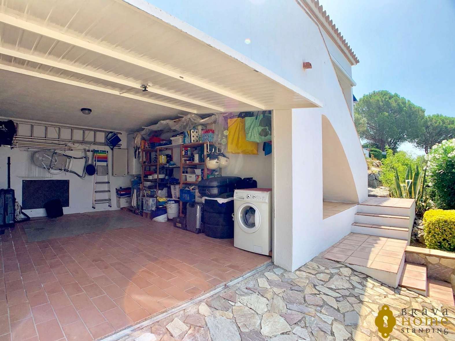 Hermoso chalet de una sola planta con vistas al mar en venta en Palau Saverdera 