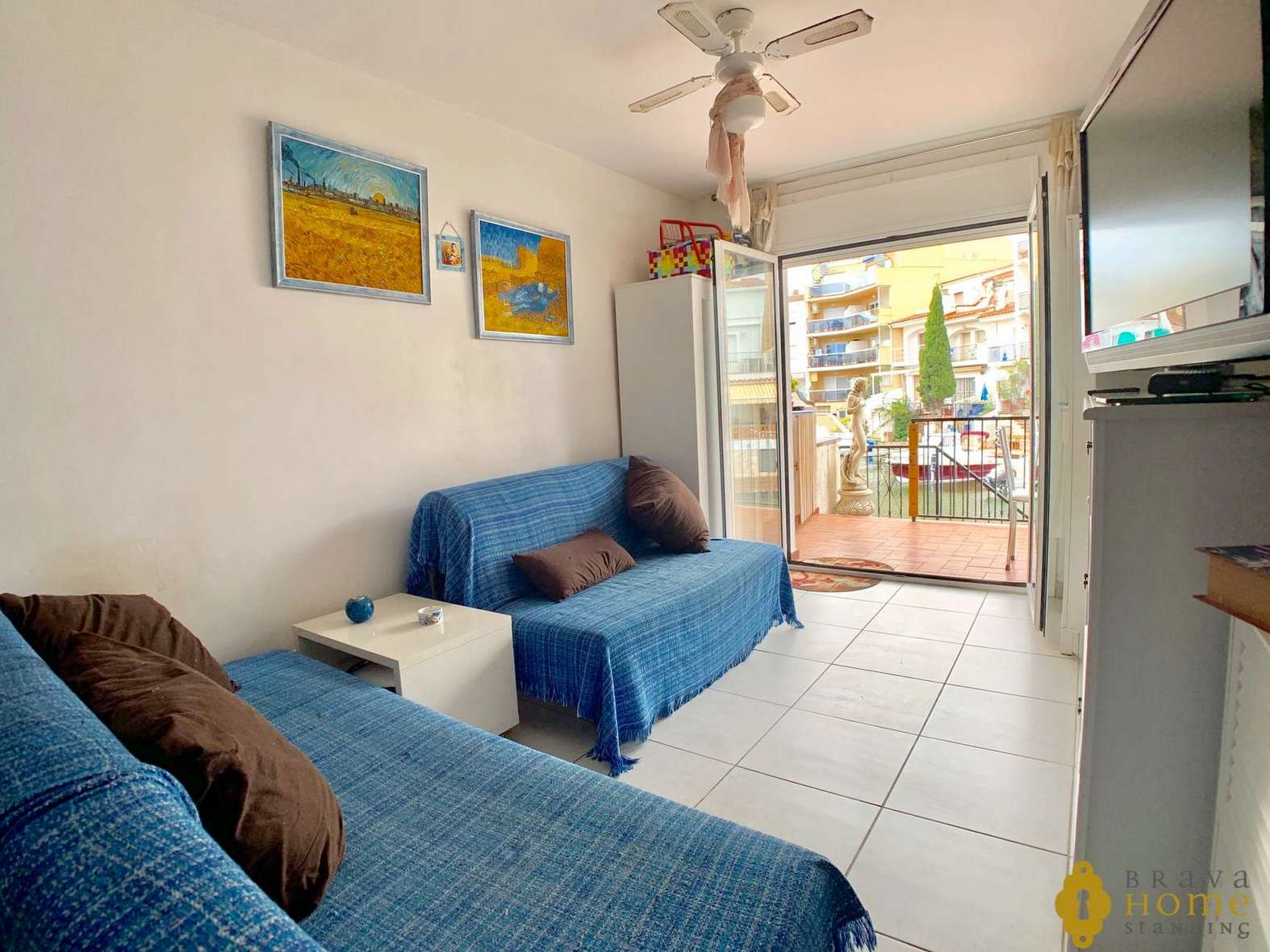 Nice apartment on the canal, with mooring and parking for sale in Empuriabrava